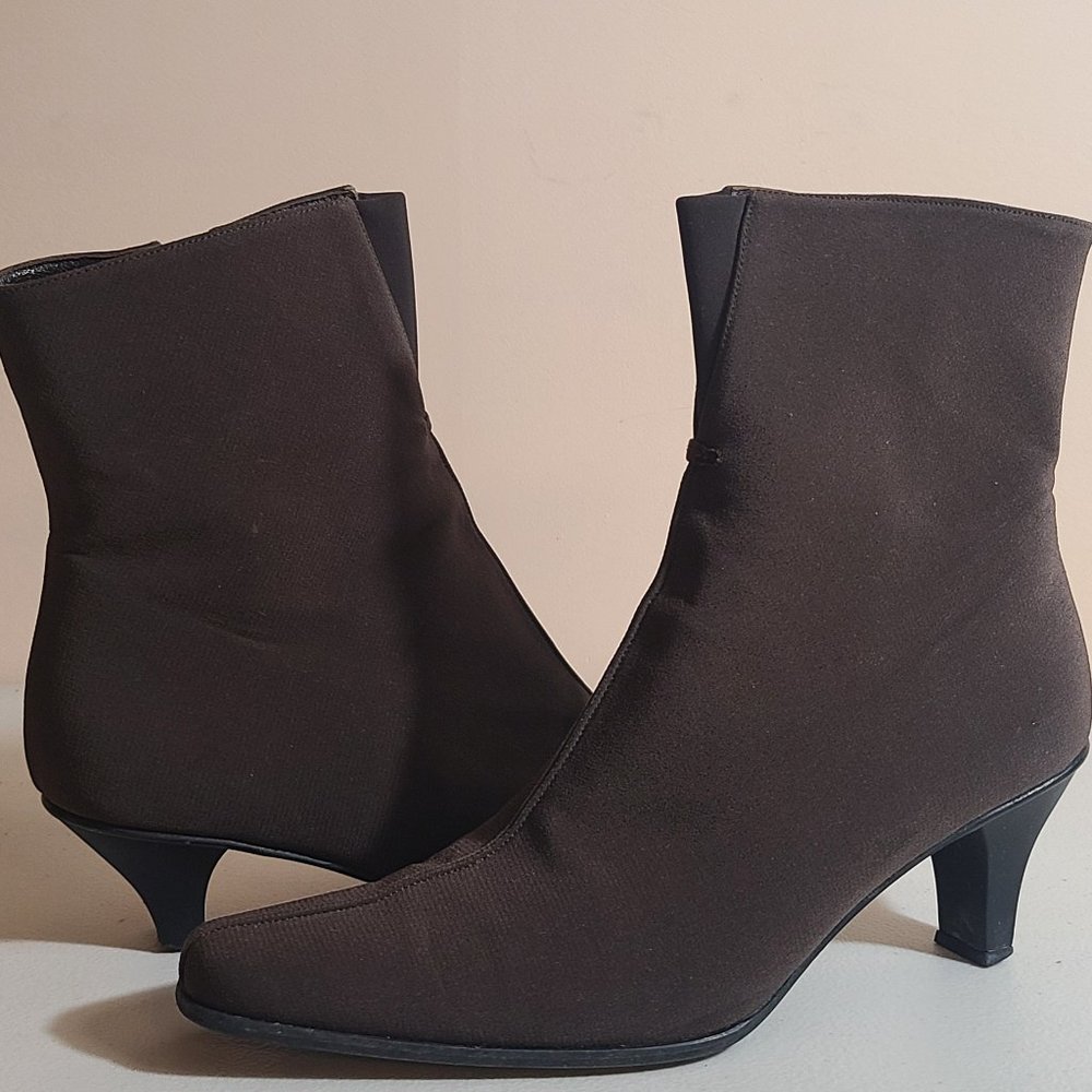 Stuart Weitzman Brown Heels Pumps Women Sz 8 Vintage Classy MSRP 500+